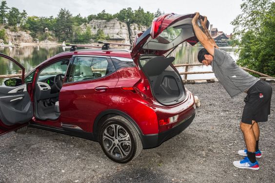 7 упражнений для всего тела, которые помогут вам оставаться на дороге, когда вы путешествуете