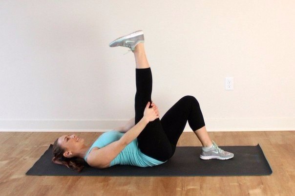 Комплекс упражнений, который поможет снять боль в спине